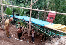 Longsor Ancam Pemukiman Warga Desa Cangkring