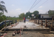 Progres 81,9 Persen, Jembatan Kali Kabong Bojanegara Ditargetkan Dibuka 21 Oktober
