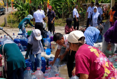 Krisis Air Bersih di Cilacap Meluas, Tiga Tangki Air Disalurkan ke Warga Bojong