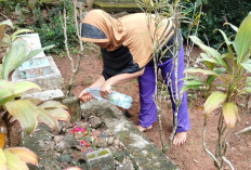 Sadran, Warga Banjarpanepen Banyumas Lestarikan Bersih Kubur