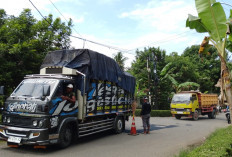 Prembun Keberatan Dilintasi Kelompok Truk Pengangkut Material