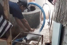 Damkar Sidareja Cilacap Evakuasi Handphone yang Tercebur Sumur Sedalam 10 Meter