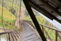 Sling Baja Putus, Jembatan Gantung Purwonegoro–Kincang Ambruk dan Putuskan Akses Warga