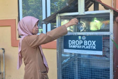 DLH PKP Purbalingga Manfaatkan CSR AMDK untuk Pengadaan Drop Box Sampah