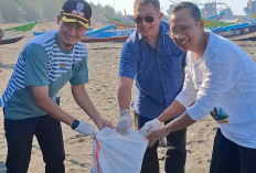 Cilacap Uji Coba Smart Dropbox untuk Kelola Sampah Plastik Pesisir