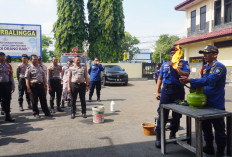Puluhan Personel Polri dan Kelompok Masyarakat Ikuti Pelatihan Pemadaman Kebakaran di Mapolres Purbalingga