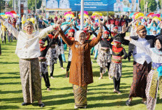 Tari Kolosal Semarakkan Peringatan Hardiknas di Kebumen
