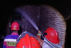 Tungku Pawon Bakar Rumah di Kalibagor, Damkar Banyumas Selamatkan Bangunan dari Kobaran Api yang Meluas