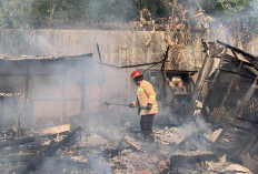 Diduga Korsleting Listrik, Rumah Kayu di Kroya Cilacap Ludes Terbakar