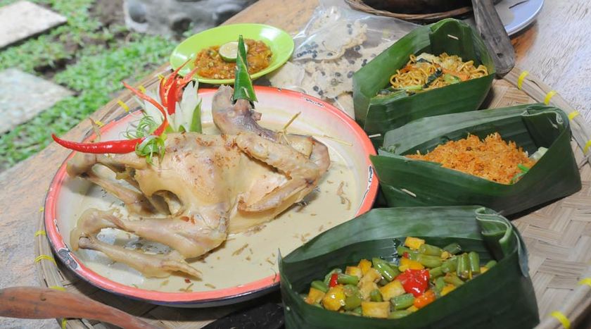 nasi-liwet-ayam-ingkung-sebagai-pengobat-kangen-masakan-tradisional