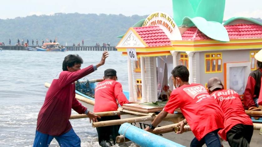 Sedekah laut Cilacap Jadi Ajang Tebar Pesona Pilkada