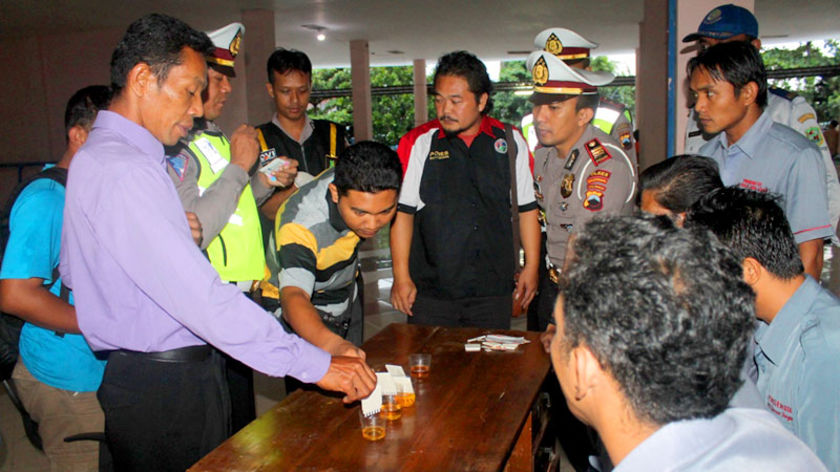Test Urine Awak Angkutan Terminal Induk Banjarnegara, Polisi Waspadai Pemudik Bawa Narkoba